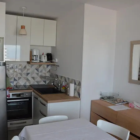 Cosy à 50m De La Pour 4 Pers. Avec Balcon à Hilaire De Riez - Fr-1-323-448 Appartamento *