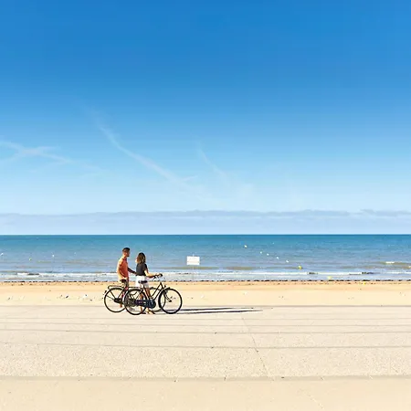 Cosy à 50m De La Pour 4 Pers. Avec Balcon à Hilaire De Riez - Fr-1-323-448 *